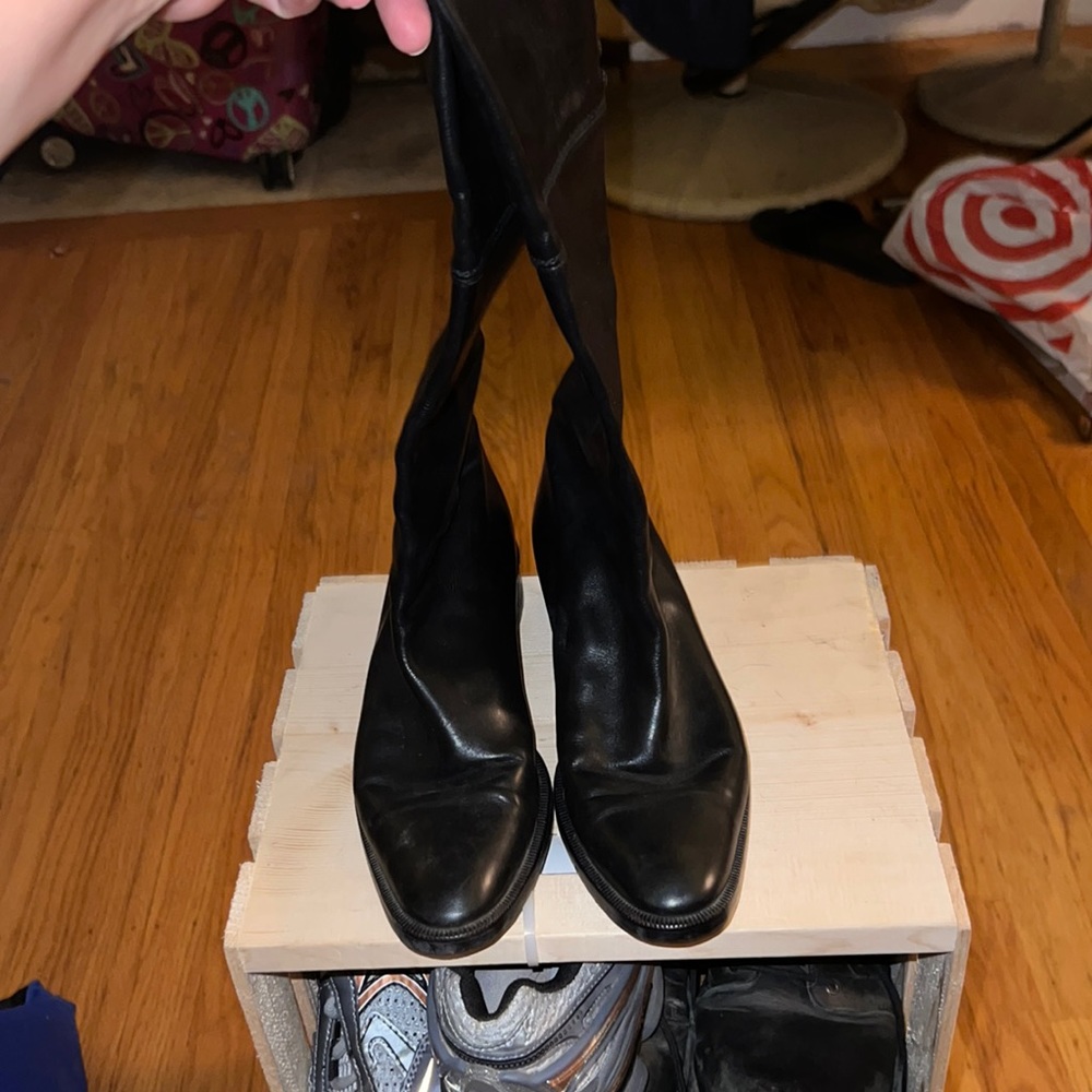 Black Salmaso Size 6 boots